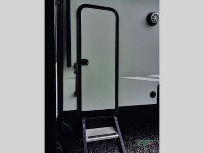 2021 Forest River RV Cherokee Arctic Wolf Suite — photo 21 view