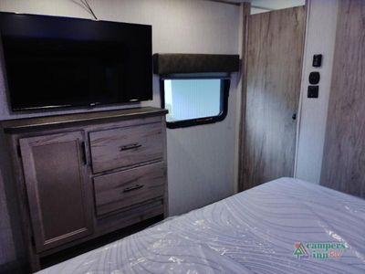 2021 Forest River RV Cherokee Arctic Wolf Suite — photo 44 view