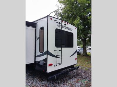2021 Forest River RV Cherokee Arctic Wolf Suite — detail view