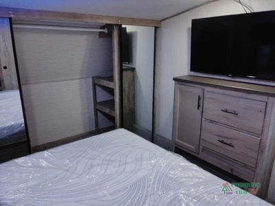 2021 Forest River RV Cherokee Arctic Wolf Suite — photo 42 view