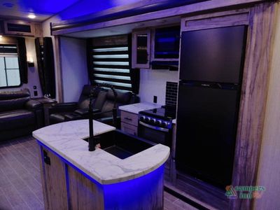 2021 Forest River RV Cherokee Arctic Wolf Suite — photo 24 view