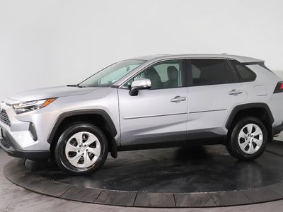 2023 Toyota RAV4 - Photo 2