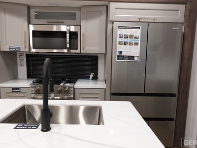 2026 Alliance RV Paradigm — photo 7 view