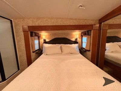 2013 Keystone RV Montana - Photo 9