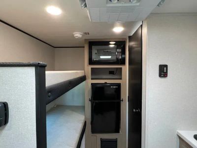 2026 Jayco PROWLER LYNX - Photo 3