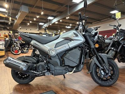 2025 Honda Navi Arctic Silver Metallic - Photo 3