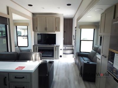 2025 Grand Design Momentum G-Class - Photo 9