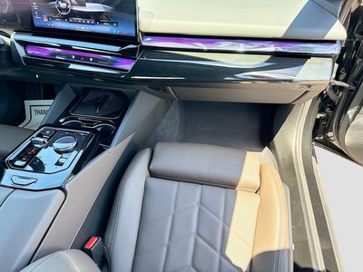 2026 BMW 5 Series - Photo 18