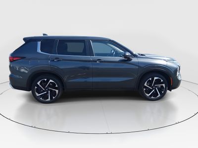 2024 Mitsubishi Outlander - Photo 8