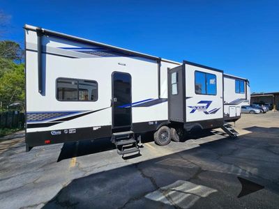 2024 Forest River RV Vengeance Rogue Armored - Photo 9