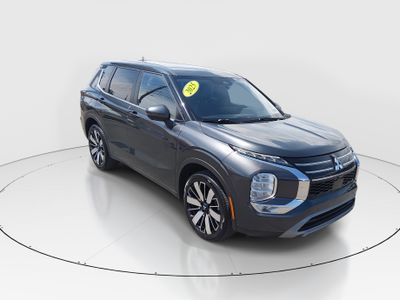 2025 Mitsubishi Outlander - Photo 1