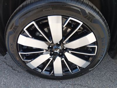 2025 Mitsubishi Outlander - Photo 10