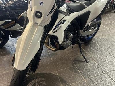 2025 Suzuki DR-Z4SMM5 - Photo 2