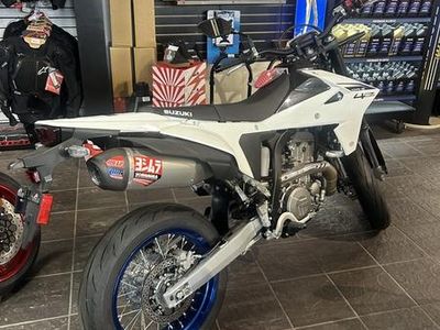 2025 Suzuki DR-Z4SMM5 - Photo 3