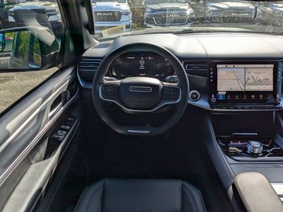 2026 Jeep Grand Wagoneer - Photo 18
