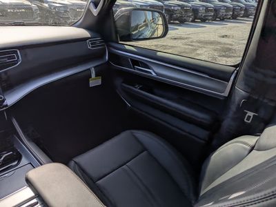 2026 Jeep Grand Wagoneer - Photo 19
