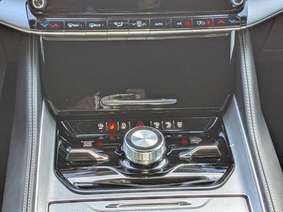 2026 Jeep Grand Wagoneer - Photo 21