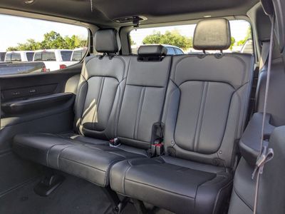 2026 Jeep Grand Wagoneer - Photo 15