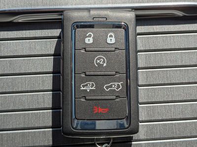 2026 Jeep Grand Wagoneer - Photo 32