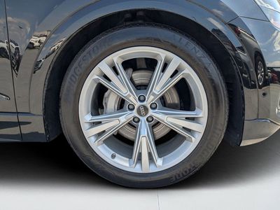 2023 Audi Q8 — photo 10 view