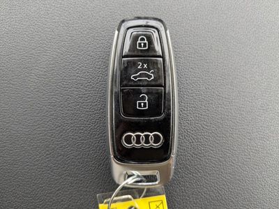 2023 Audi Q8 — photo 32 view