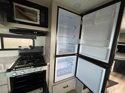 2026 Jayco Jay Feather — photo 21 view