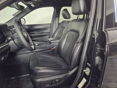 2024 Jeep Grand Cherokee — photo 12 view