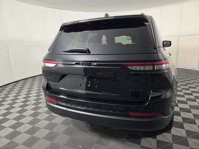 2024 Jeep Grand Cherokee — photo 7 view