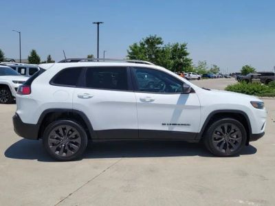 2021 Jeep Cherokee — side profile view