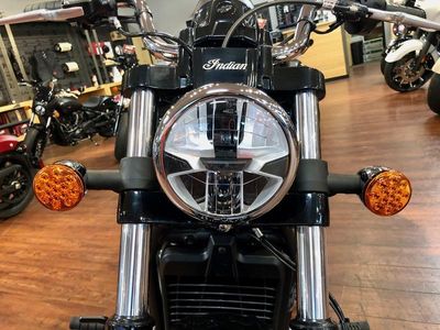 2025 Indian Motorcycle Scout Classic Limited Black Metallic — photo 8 view