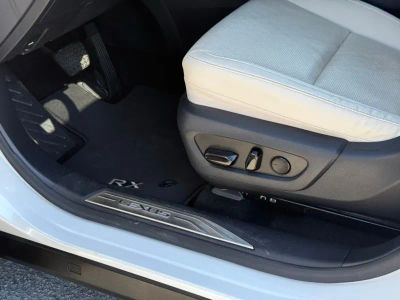 2023 Lexus RX - Photo 23