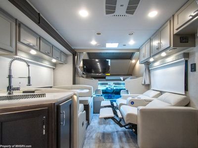 2026 Thor Motor Coach Magnitude Grand - Photo 11