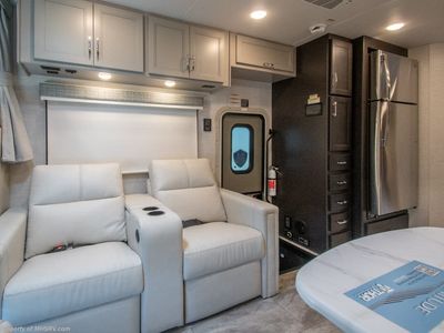 2026 Thor Motor Coach Magnitude Grand - Photo 8