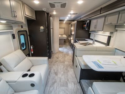 2026 Thor Motor Coach Magnitude Grand - Photo 7