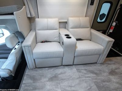 2026 Thor Motor Coach Magnitude Grand - Photo 9