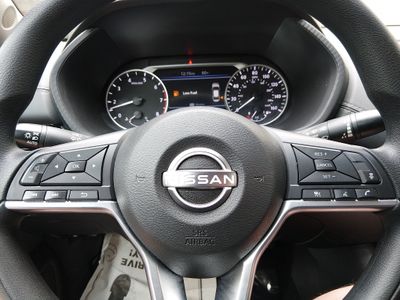 2024 Nissan Sentra — photo 12 view