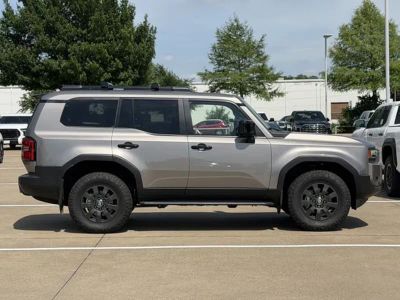 2025 Toyota Land Cruiser - Photo 3