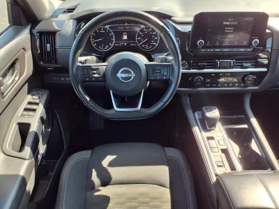 2024 Nissan Pathfinder — side profile view