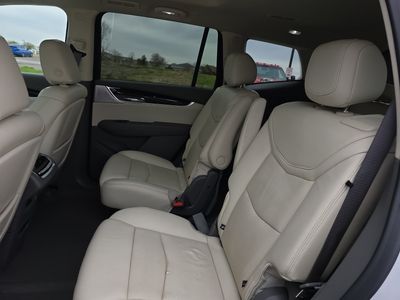 2020 Cadillac XT6 — photo 18 view