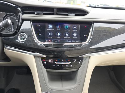 2020 Cadillac XT6 — photo 11 view