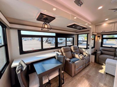 2026 Jayco Pinnacle — photo 9 view