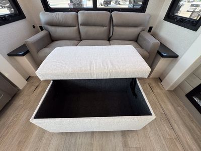2026 Jayco Pinnacle — photo 12 view