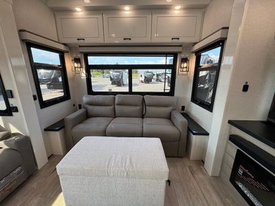 2026 Jayco Pinnacle — photo 11 view