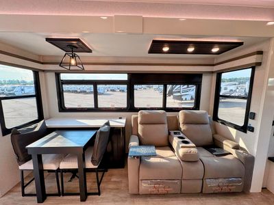 2026 Jayco Pinnacle — photo 10 view