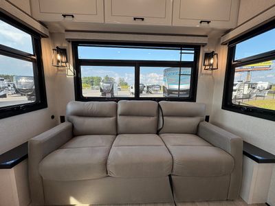 2026 Jayco Pinnacle — photo 14 view