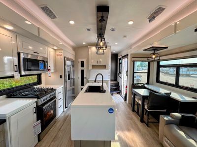2026 Jayco Pinnacle — photo 7 view