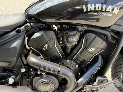2025 Indian Motorcycle Sport Scout Limited +Tech Black Metallic - Photo 13