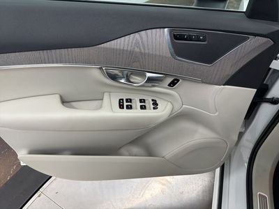 2023 Volvo XC90 - Photo 17