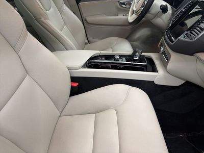 2023 Volvo XC90 - Photo 32
