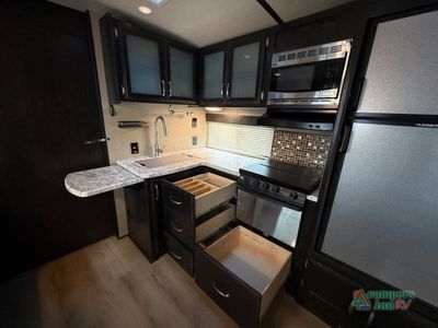2018 Grand Design Imagine - Photo 47